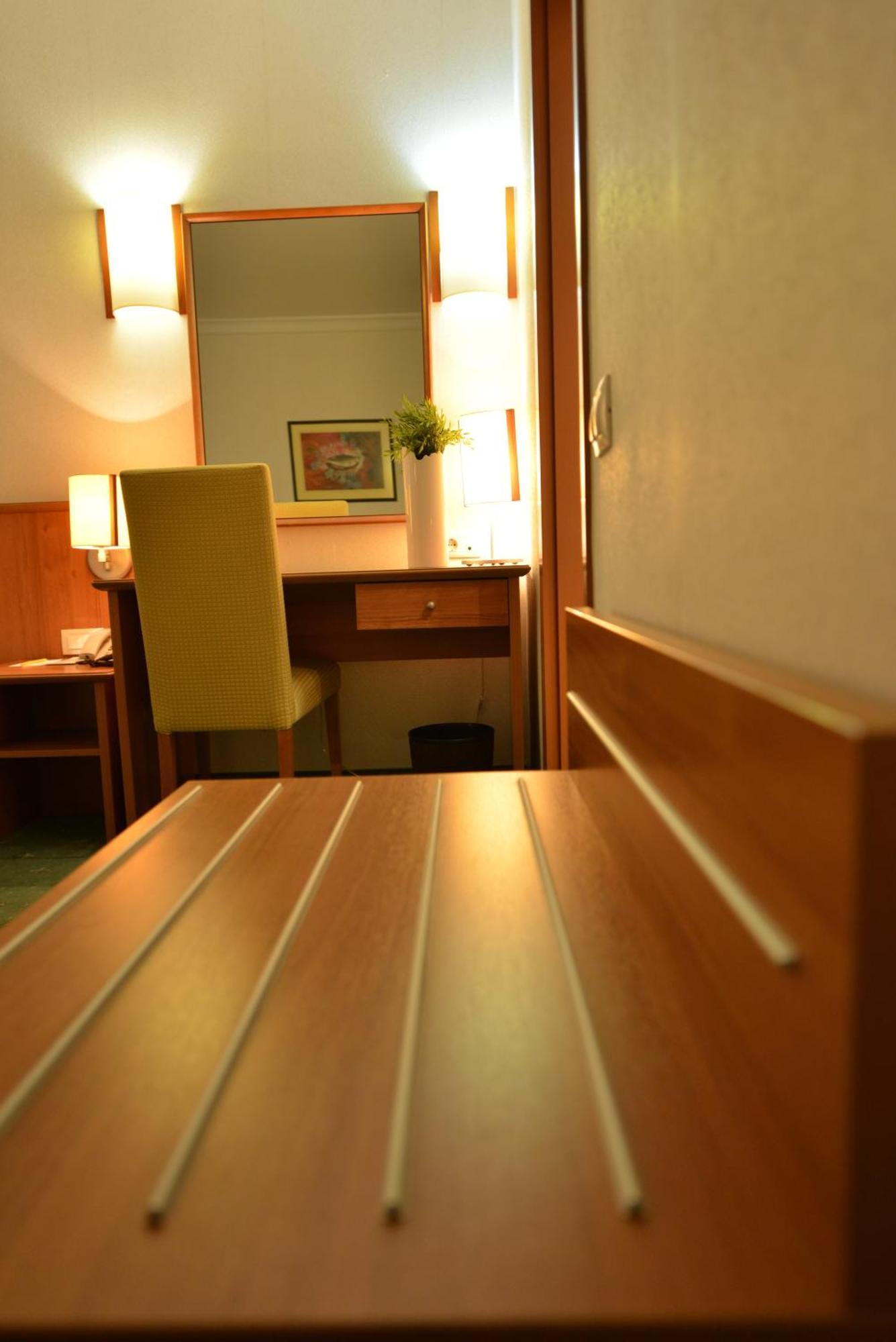 Hotel Karpos Skopie Habitación foto