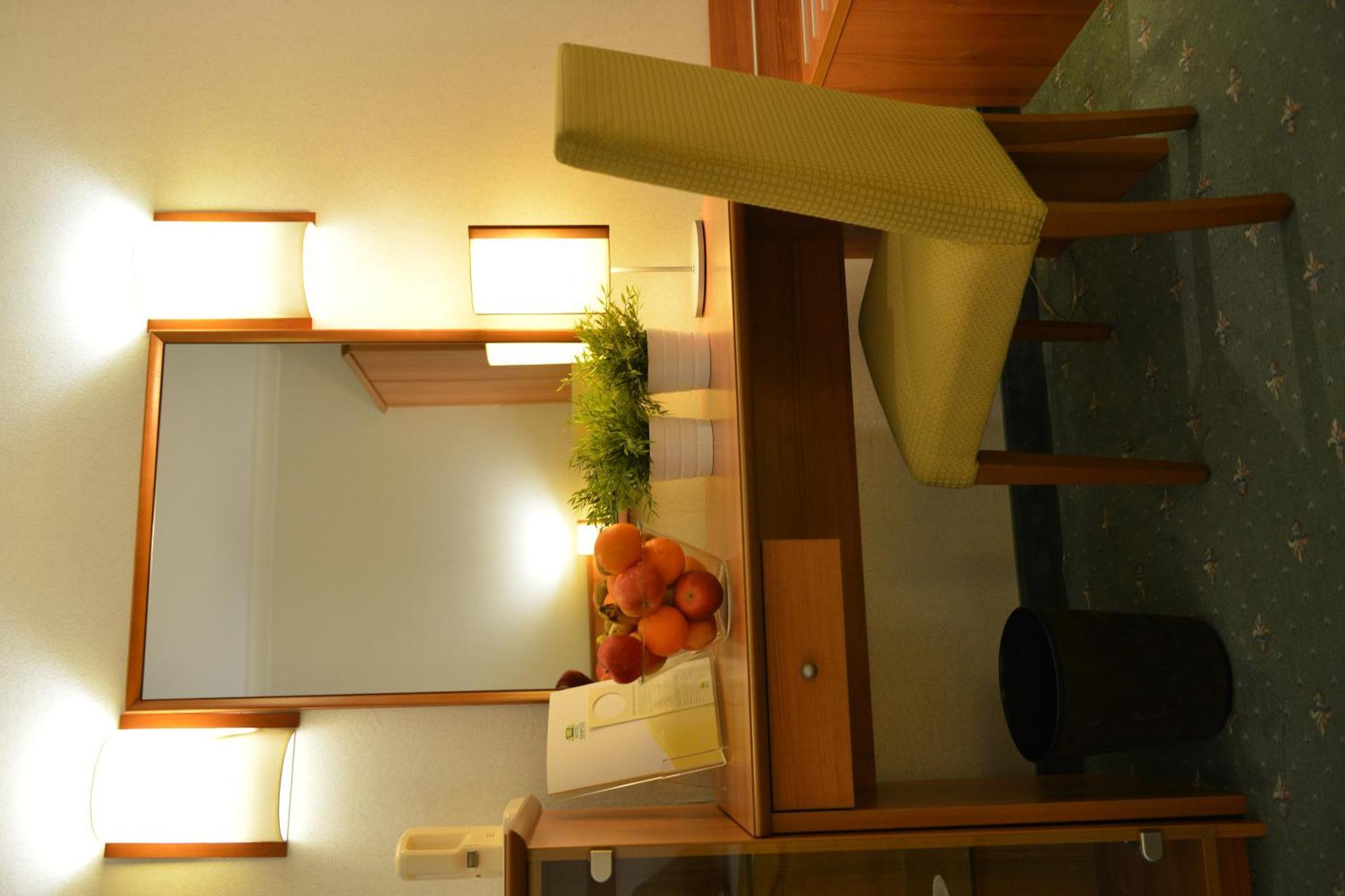 Hotel Karpos Skopie Habitación foto
