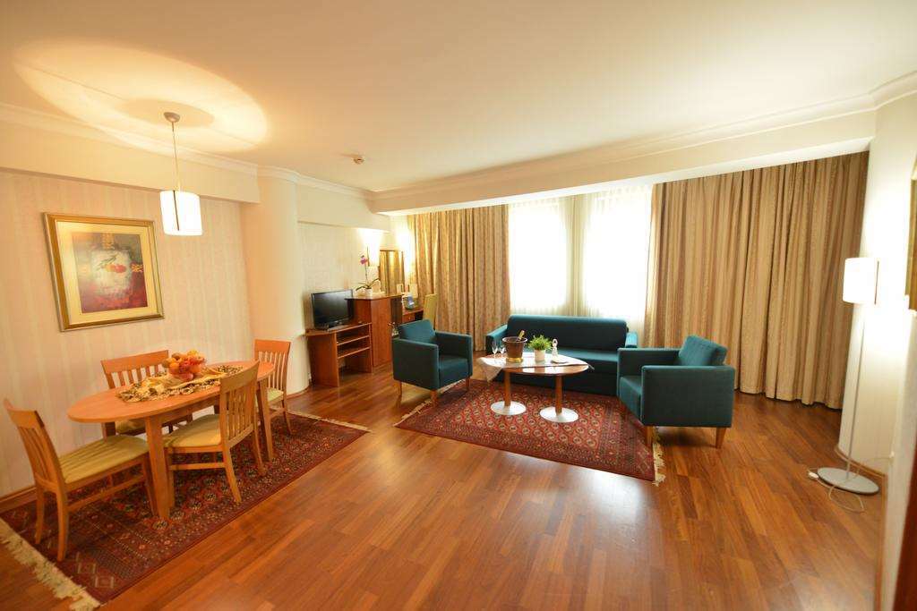 Hotel Karpos Skopie Habitación foto