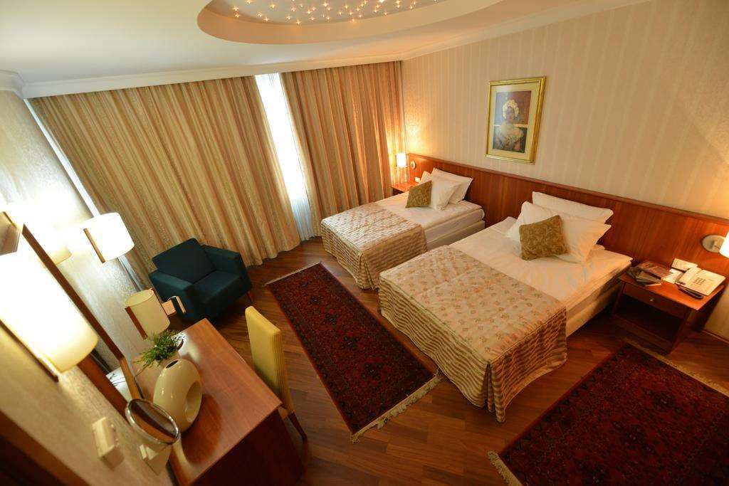 Hotel Karpos Skopie Habitación foto