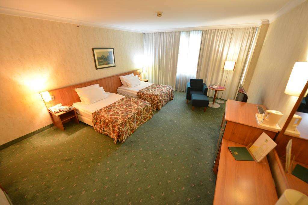 Hotel Karpos Skopie Habitación foto